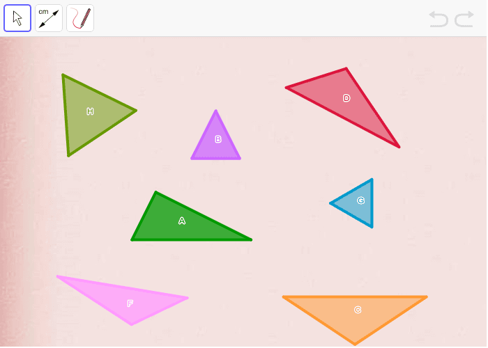 5. Teniendo en cuentas las características que observas en los siguientes triángulos, realiza agrupaciones. Presiona Intro para comenzar la actividad