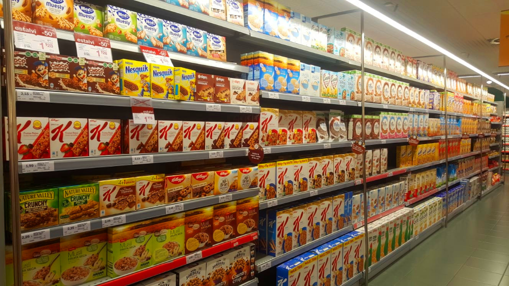 Passadís de cereals d'un supermercat.